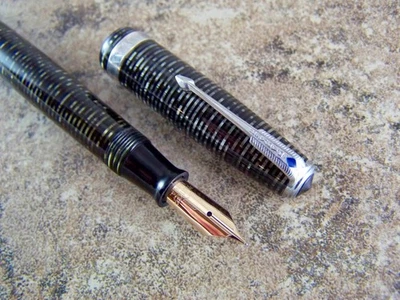 Vintage 1945 Parker  Silver Pearl  Vacumatic Fountain Pen. 14K F Nib. Restored - Image 1 of 4