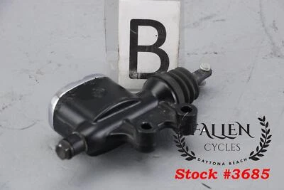 Harley CVO Ultra Limited 2016 FLHTKSE cilindro maestro de freno trasero Foto 1 de 4