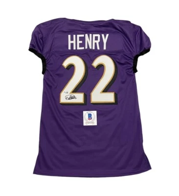 Camiseta firmada por Derrick Henry Baltimore Ravens autografiada por Beckett  Foto 1 de 2