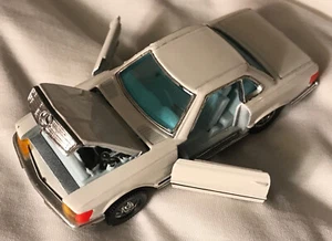 CORGI TOYS MERCEDES BENZ 350 SL WHITE WHIZZWHEELS RARE IN US! Doors & Hood Open - Picture 1 of 12