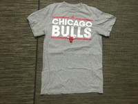 adidas Men's Small NBA Chicago Bulls Tee T Shirt Gray Cotton/Polyester 