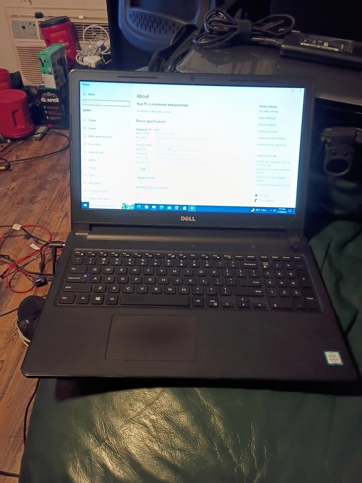 Dell Inspiroin 15 Foto 1 de 4