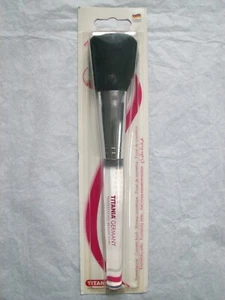 Large Make Up Brush, Head Is Made Of Goat Bristle By Titania - - Picture 1 of 5