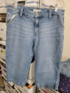 Levi's 545 Jeans Womens 10 Blue Stretch Mid Rise Cropped Capri Denim Pockets - Picture 1 of 5