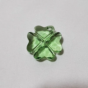 Clover Pendant 6764 Swarovski Crystal Element Component Moss Green 23mm - Picture 1 of 2