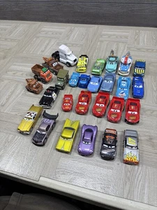 28 Stück Mater Jerry Zehenkappe Autos Lot Dinoco Wal Mart Disney Lightning Mcqueen - Bild 1 von 17