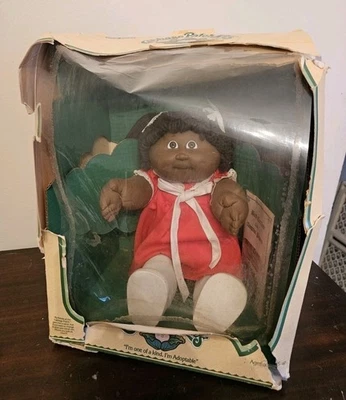 Boneca infantil Cabbage Patch vintage 1983 menina afro-americana na caixa Carolyn Blythe - Imagem 1 de 4
