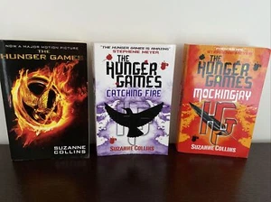 Suzanne Collins The Hunger Games Trilogy Box Set 3 Books Catching Fire Mocking - Picture 1 of 6