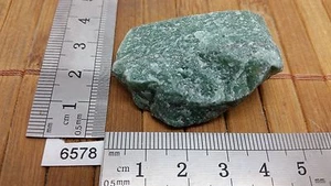 QUARTZ VERT pierre brute mineraux lithotherapie esoterisme collection reiki brut - Picture 1 of 1