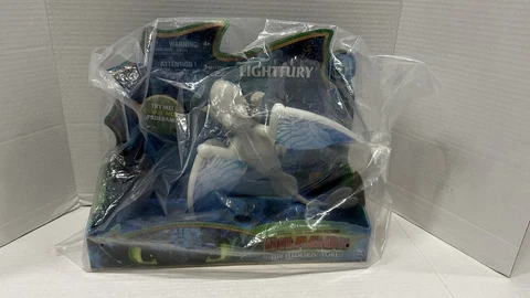 Dreamworks Dragons Lightfury Deluxe Dragon with Lights and Sounds New HTTYD Cover