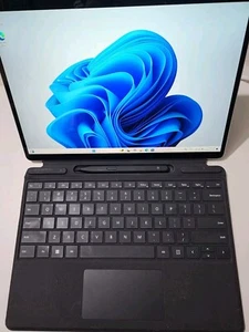 Microsoft Surface Pro 9 i5 8GB RAM 1TB SSD, Win 11 Pro + Pen & Keyboard - As New - Picture 1 of 11