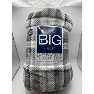 The Big One Oversized Supersoft Plush Throw Blanket Gray White Plaid Cozy - Picture 1 of 3