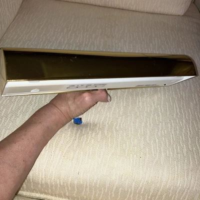 Aplique de pared con luz de arte de imagen inalámbrica de latón Foto 1 de 4