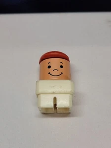 Vintage Hut quadratischer Boden Little People Junge rot Kunststoff  - Bild 1 von 7