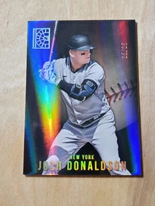 Josh Donaldson 2022 Panini Capstone /25 Holo Gold #61 New York Yankees - Foto 1 di 2