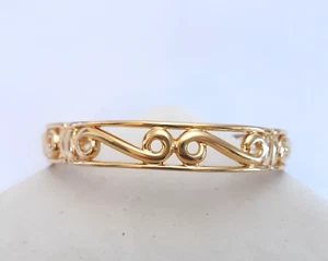 Vintage Monet Open Work Scroll Bangle Bracelet Gold Tone Round Slip On Signed - Picture 1 of 5