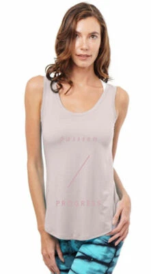 Camiseta sin mangas para mujer The Bar Method Collaboration con Vimmia junto al mar elección de talla  Foto 1 de 2