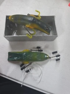 Señuelo antiguo vintage Mercury Minnow de pesca en caja más 1 más - Imagen 1 de 19