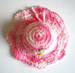 VINTAGE HAND CROCHETED PIN CUSHION HAT SHAPED VARIEGATED PINK WITH FLOWERS 5" - Picture 1 of 5