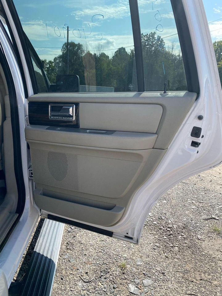 Rear Door Trim Panel LINCOLN NAVIGATOR Right Passenger 07-14 Foto 1 de 1