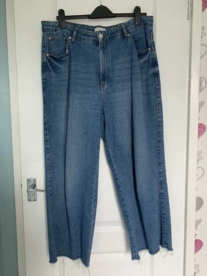 Papaya Size 16 Wide Leg Raw Jean Cropped Mid Wash Jeans - Image 1 of 3
