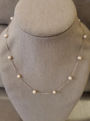 Elegante collar de plata de ley y perlas de agua dulce Foto 1 de 4