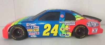 Jeff Gordon # 24 Action Racing 1995 Dupont 1:24 Die-Cast NASCAR Bank Platinum - Imagem 1 de 4