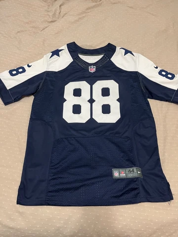 Nike NFL Dallas Cowboys Dez Bryant #88 Stitched Elite Jersey Sz. 44 On Field Cover