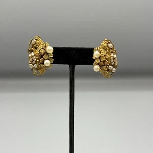 Vintage Signed Miriam Haskell Gold Tone Faux Pearl Clip Screw Back Earrings - Picture 1 of 6