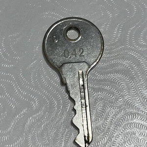 Llave Plata D 042 Repuesto - Imagen 1 de 8