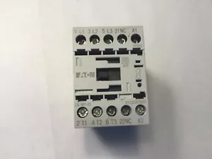 Bobina de arranque de contactor Eaton XTCE007B01 24 voltios CC de 3 polos - Imagen 1 de 6