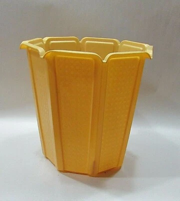 Cesta de basura octágona retro de plástico dorado Rubbermaid de colección de los años 80  Foto 1 de 4