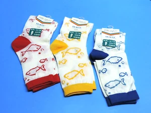 3 PAIR GOLD FISH  WOMEN'S SPORT ANKLET SOCKS SIZE 9- 11  NEW RED YELLOW BLUE - Picture 1 of 12