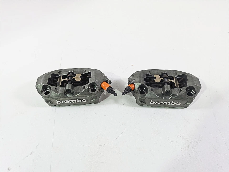 Juego de pinzas de freno delanteras Brembo Ducati Hypermotard 821 SP 2015 100 mm 61041291C Foto 1 de 4