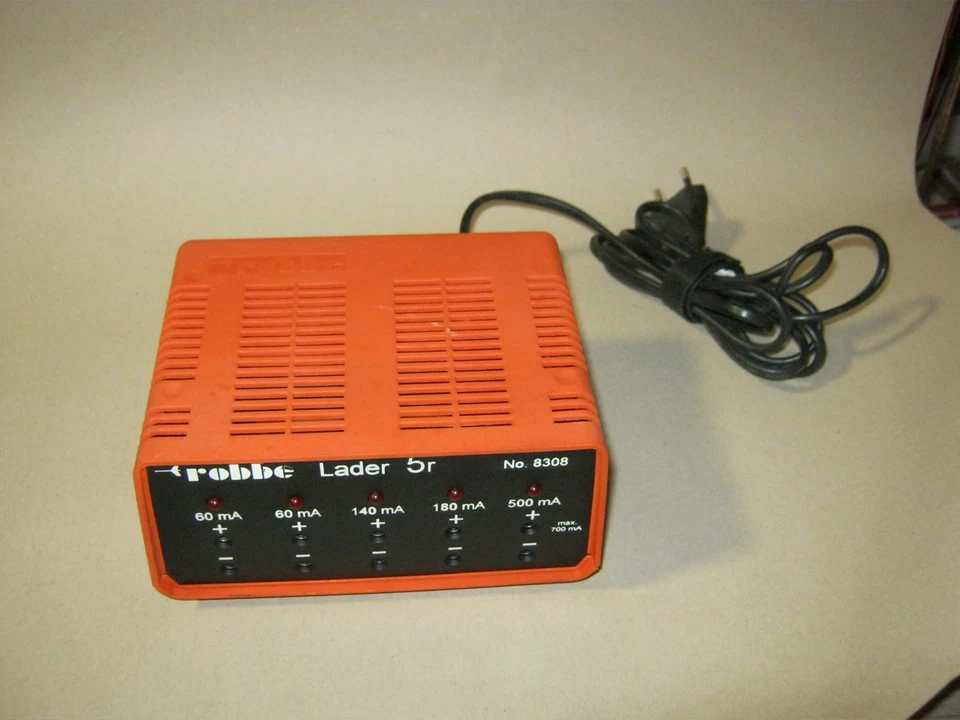 Ladegerät Robbe Mulilader 5 r 8308 für Sender u.a.  - Bild 1 von 2
