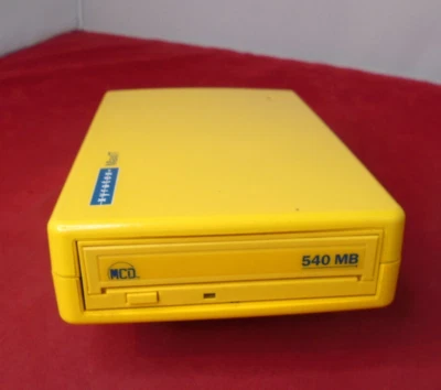 External SCSI Xyratex Maxlt Drive 540MB Spares/Repair - Image 1 of 4