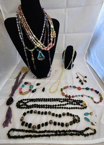 Lot of Glass Beaded Costume Jewelry ALL Glass Beads Some Vintage - Picture 1 of 12