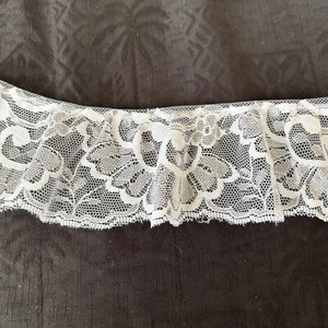 Spitze Vintage weiß Rüschen 2” breit 9 Yds 32” lang - Bild 1 von 3