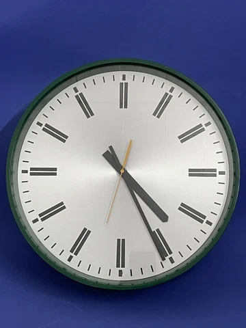 Vintage 1979 Smiths Wall Clock Quartz Green 13" Diam Designed by Robert Welch Cover