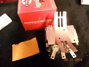 Standard Motor Products VR-215 Voltage Regulator - Picture 1 of 2