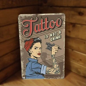 Letrero de póster de metal Tattoo in Not a Crime aspecto retro - Imagen 1 de 2