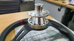Momo dirección a la deriva con buje aleación ek9 dc5 vtec - Imagen 1 de 7