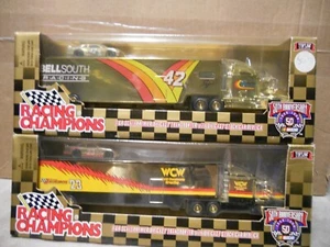 1/64 Racing Champions 1998 Gold Transporter w/car assortment - Foto 1 di 12