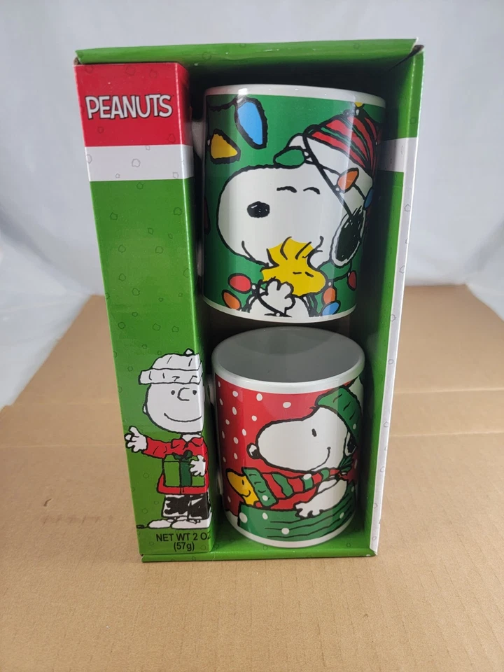Peanuts 2 Mug Holiday Gift Set Snoopy Charlie Brown Chocolate Fudge Cocoa Mix