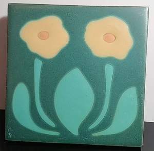 Piastrella Van Briggle: HTF giallo, verde, arancione papaveri, design arti e mestieri - Foto 1 di 10