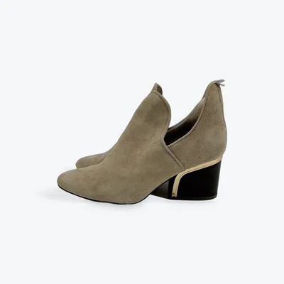 Botas de tornozelo Latigo camurça recorte salto bloco bege tamanho 7,5M - Imagem 1 de 4