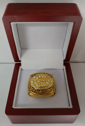 Brett Favre - 1996 Green Bay Packers Super Bowl Ring With Wooden Display Box Cover