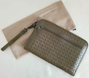 Bolso Clutch Bottega Veneta Intrecciato Cuero Verde Oliva H7.1"×W10.6"×D0.8" JP - Imagen 1 de 14