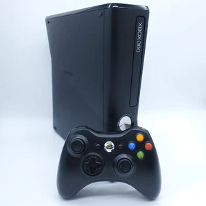 Microsoft Xbox 360 Slim Pen Drive 64 GB Console Nera con pad alimentatore e hdmi - Foto 1 di 3