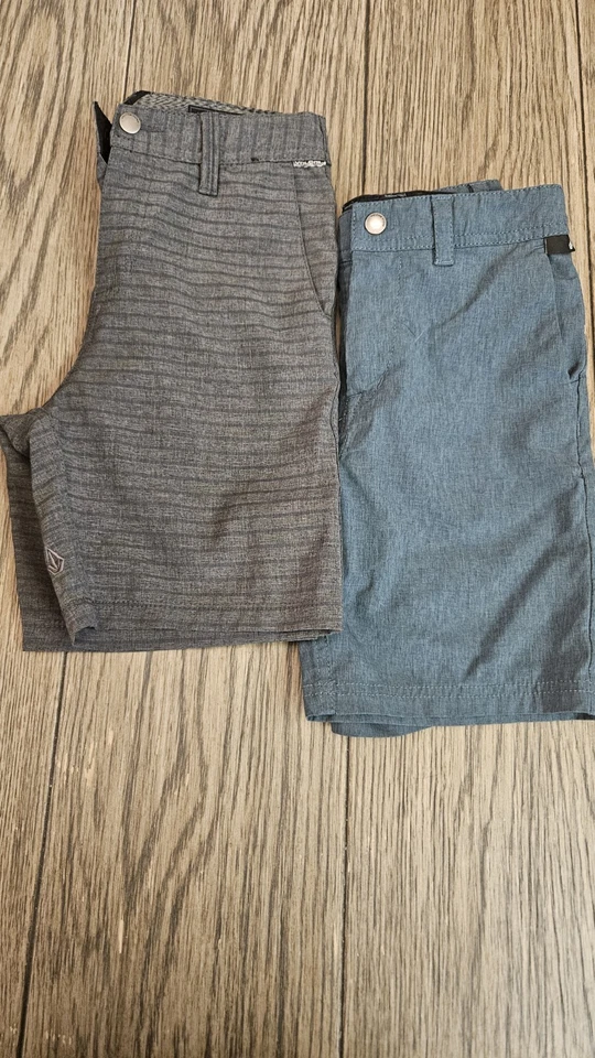 Lote corto Volcom Boy talla 7 Foto 1 de 2